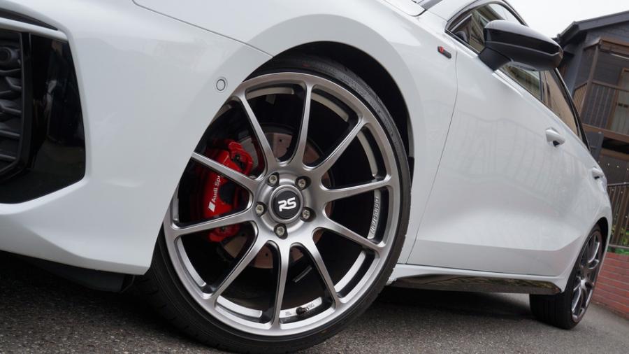 キャリパー塗装施工事例：アウディA3　キャリパー塗装COLOR:#001 Italian losso solid IMG35_2358_VSNlp5_sub3.jpg