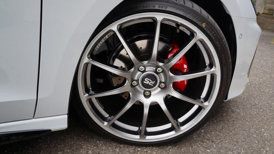 キャリパー塗装施工事例：アウディA3　キャリパー塗装COLOR:#001 Italian losso solid IMG35_2358_VSNlp5_sub5.jpg