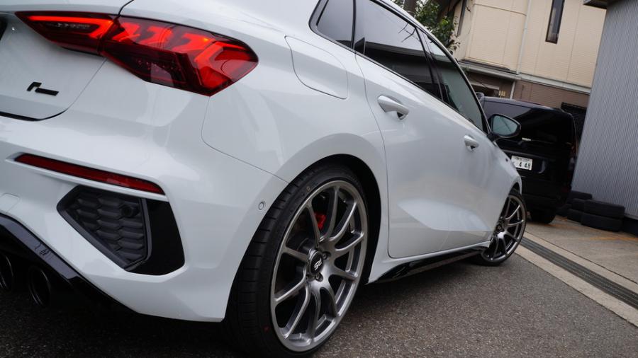 キャリパー塗装施工事例：アウディA3　キャリパー塗装COLOR:#001 Italian losso solid IMG35_2358_VSNlp5_sub8.jpg