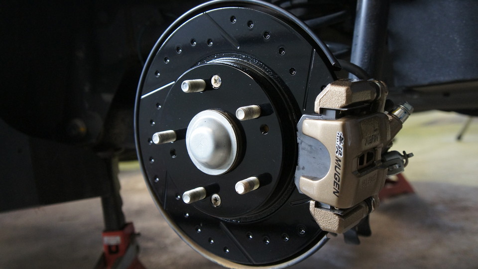 キャリパー塗装施工事例：ホンダCR-Z純正キャリパー塗装　COLOR：＃1107PRATINUM NEW BRONZE PEARL METALLIC＆ローター塗装　COLOR:#005 deep coal black＆D-DASHブレーキパット装着 IMG52_1216_k3YoWS_sub1.jpg