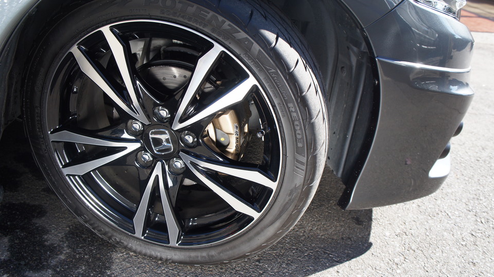 キャリパー塗装施工事例：ホンダCR-Z純正キャリパー塗装　COLOR：＃1107PRATINUM NEW BRONZE PEARL METALLIC＆ローター塗装　COLOR:#005 deep coal black＆D-DASHブレーキパット装着 IMG52_1216_k3YoWS_sub4.jpg