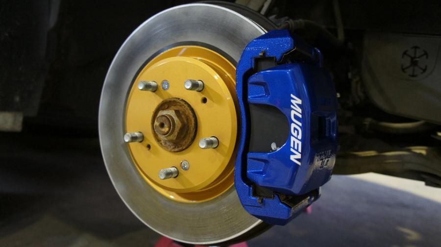 キャリパー塗装施工事例：ホンダオデッセイ純正キャリパー塗装＆ローター塗装　COLOR：#061 royal sky blue＆#003 Tokyo midnight gold IMG66_1331_uBxK7G_sub1.jpg