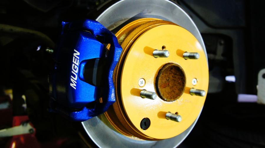 キャリパー塗装施工事例：ホンダオデッセイ純正キャリパー塗装＆ローター塗装　COLOR：#061 royal sky blue＆#003 Tokyo midnight gold IMG66_1331_uBxK7G_sub2.jpg