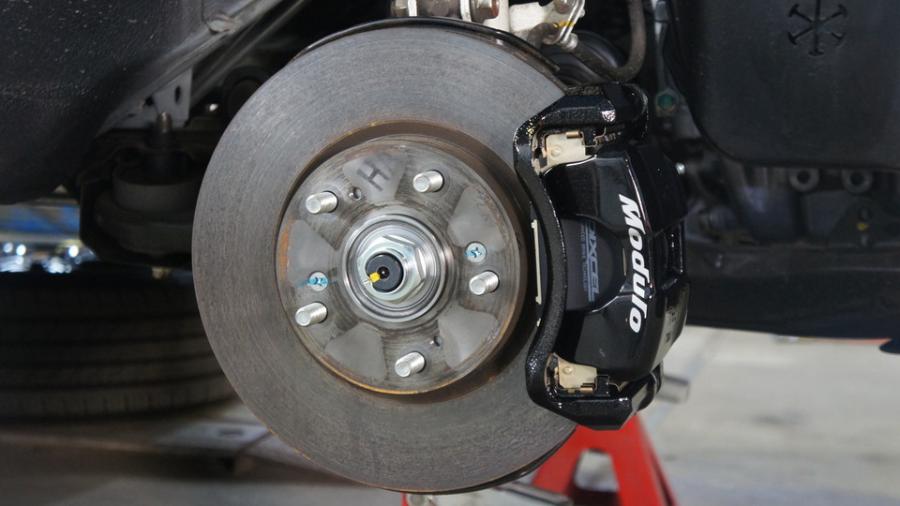 キャリパー塗装施工事例：ホンダステップワゴン　キャリパー塗装　COLOR:#009 Hyper metallic black IMG66_1580_hRis0V_sub1.jpg