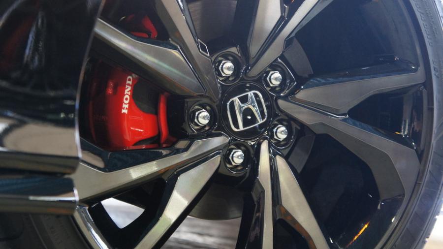 キャリパー塗装施工事例：ホンダシビック　キャリパー塗装　COLOR:#1112 Racing red IMG66_1884_brUy2d_sub3.jpg