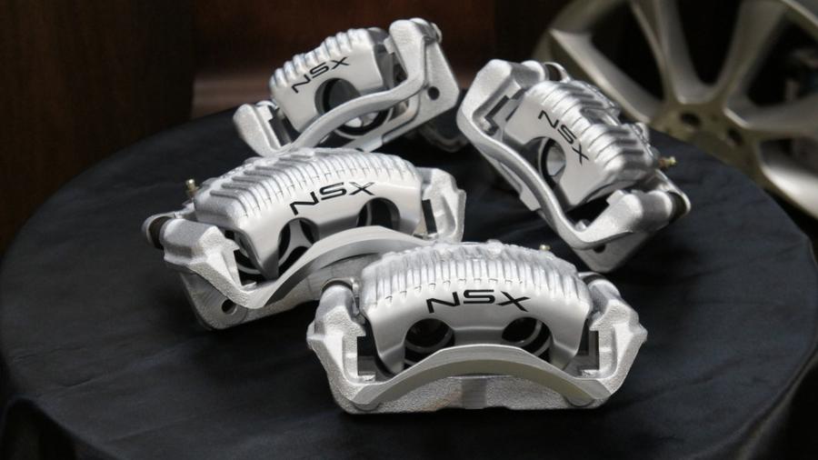 キャリパー塗装施工事例：ホンダNSX　キャリパー塗装COLOR:#052 Premium platinum silver IMG66_1964_3vk72w_sub1.jpg