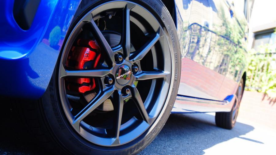 キャリパー塗装施工事例：ホンダN-ONE　キャリパー塗装COLOR:#001 Italian losso solid　ドラム塗装COLOR:#004 Blast light gray metalic IMG66_2032_7Lm5Ds_sub4.jpg