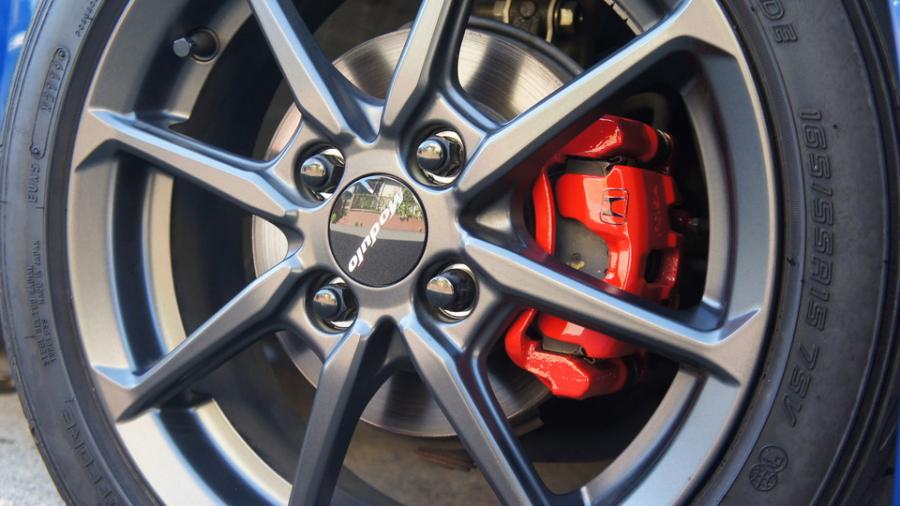 キャリパー塗装施工事例：ホンダN-ONE　キャリパー塗装COLOR:#001 Italian losso solid　ドラム塗装COLOR:#004 Blast light gray metalic IMG66_2032_7Lm5Ds_sub6.jpg