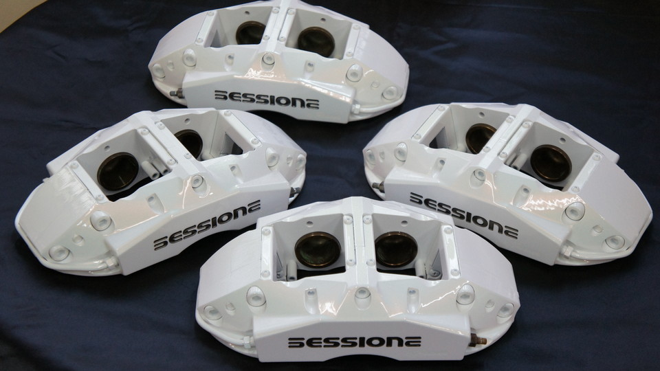 ホンダ・オデッセイ用社外キャリパー塗装　カラー：オリジナルパールホワイト＆ローター塗装　カラー：#004 blast light gray metallic