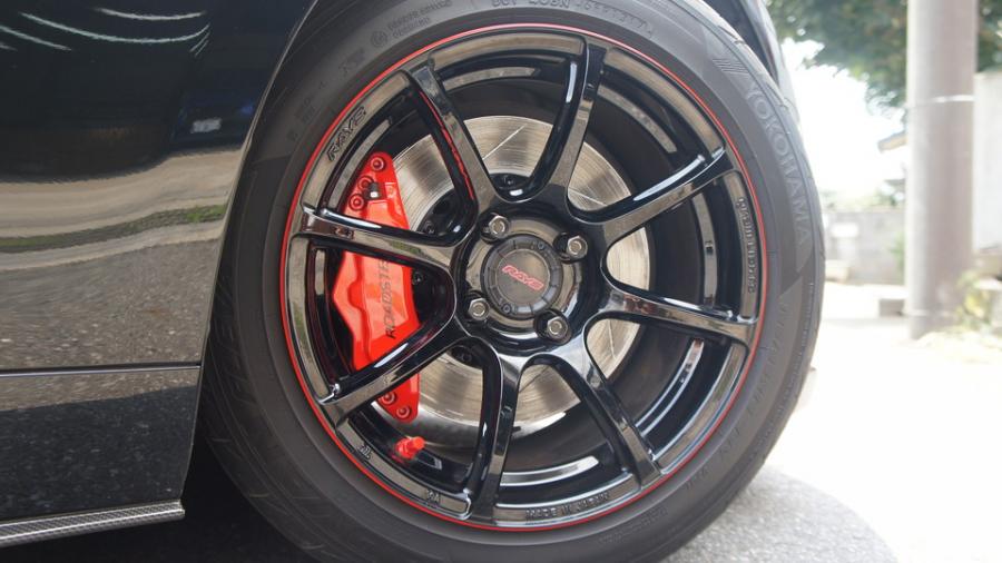 キャリパー塗装施工事例：マツダロードスター　キャリパー塗装COLOR：#1112 Racing red　ローター塗装COLOR:#005 Deep coal black IMG67_1862_xBUM9I_sub3.jpg