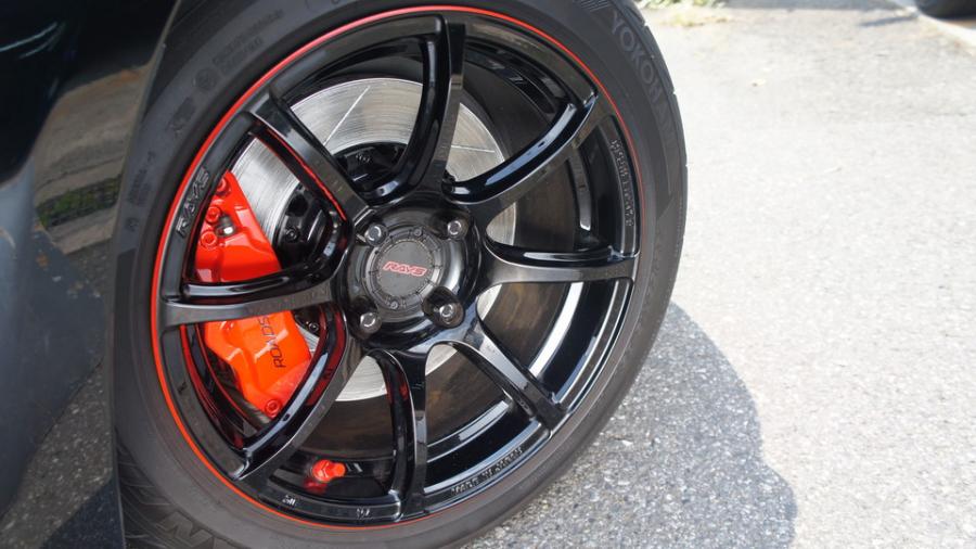 キャリパー塗装施工事例：マツダロードスター　キャリパー塗装COLOR：#1112 Racing red　ローター塗装COLOR:#005 Deep coal black IMG67_1862_xBUM9I_sub4.jpg