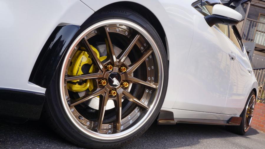 キャリパー塗装施工事例：マツダ3　キャリパー塗装＆ローター塗装COLOR:#020 hawaiian passion yellow IMG67_2283_FDjvmh_sub3.jpg