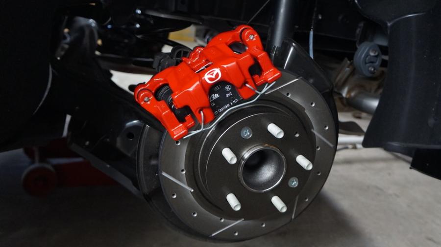 キャリパー塗装施工事例：マツダ3　キャリパー塗装＆ローター塗装COLOR:#1116 Acid green、#1116 Acid greenローター加工Type:DS4 IMG67_2287_N3UUFf_sub2.jpg