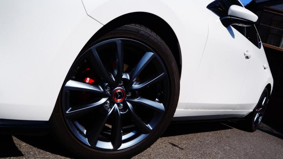 キャリパー塗装施工事例：マツダ3　キャリパー塗装＆ローター塗装COLOR:#1116 Acid green、#1116 Acid greenローター加工Type:DS4 IMG67_2287_N3UUFf_sub3.jpg