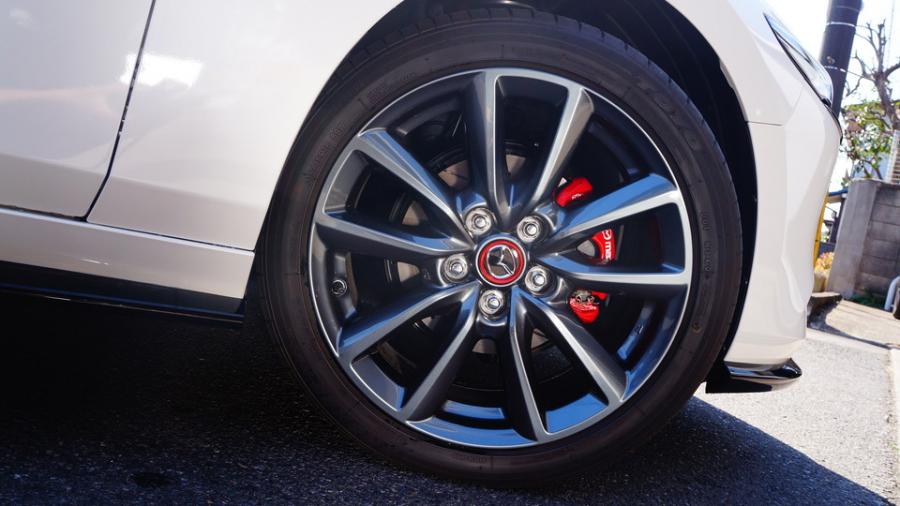 キャリパー塗装施工事例：マツダ3　キャリパー塗装＆ローター塗装COLOR:#1116 Acid green、#1116 Acid greenローター加工Type:DS4 IMG67_2287_N3UUFf_sub4.jpg