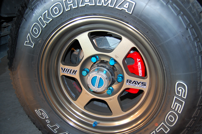 キャリパー塗装施工事例：PAJERO IMG68_422_n6qzm9_sub1.jpg