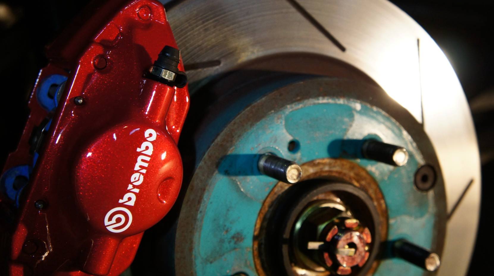 キャリパー塗装施工事例：三菱ランサーエボリューションⅨキャリパー塗装COLOR:#011 royal flash candy red IMG68_881_1wH7g9_sub3.jpg