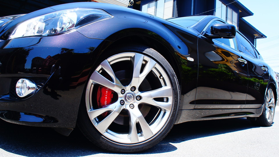 キャリパー塗装施工事例：ニッサンフーガ純正キャリパー塗装　COLOR:#001 Italian losso solid IMG69_1108_cuUf1a_sub8.jpg