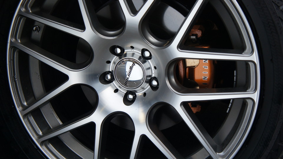 キャリパー塗装施工事例：ニッサンフーガハイブリット純正キャリパー塗装　COLOR：#030 royal art pearl orange gold IMG69_1238_A2SWKm_sub5.jpg