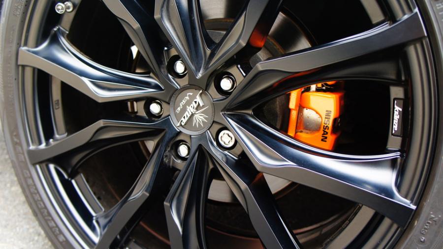 キャリパー塗装施工事例：ニッサンエルグランド純正キャリパー塗装　COLOR:#098 honey of pearl orange IMG69_1315_9qITp9_sub7.jpg