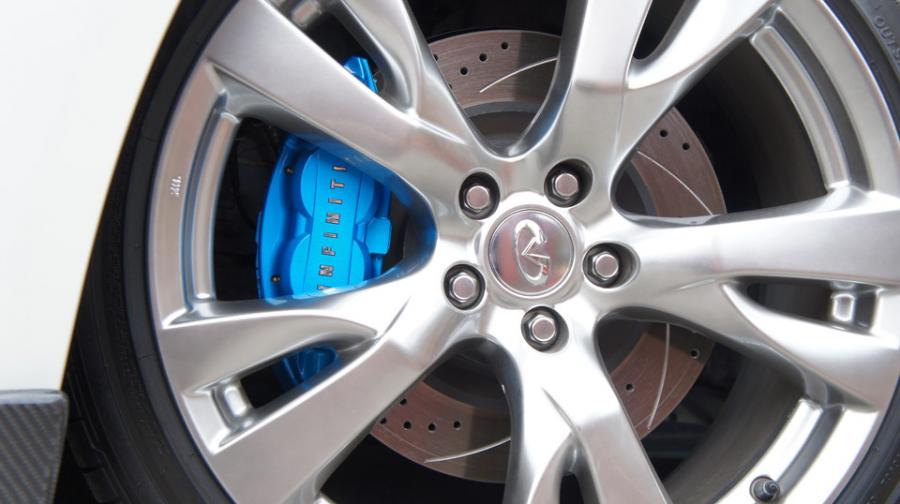 キャリパー塗装施工事例：ニッサン・フーガ純正キャリパー塗装　COLOR:#1111 Charm gross candy blue　ローター加工Type：C6S8D IMG69_1342_YLeEmT_sub3.jpg