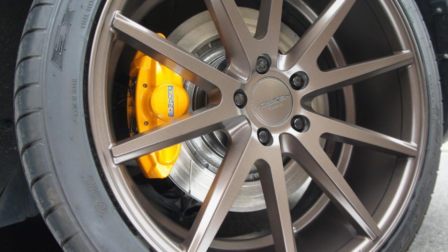 キャリパー塗装施工事例：インフィニティEX35　キャリパー塗装＆ローター塗装　COLOR:#021 california sunshinne yellow・#004 Blast light gray metalic IMG69_1399_6oCTMc_sub8.jpg