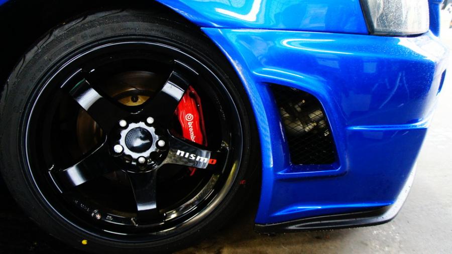 ニッサン34GT-R　キャリパー塗装　COLOR:#001 Italian losso solid
