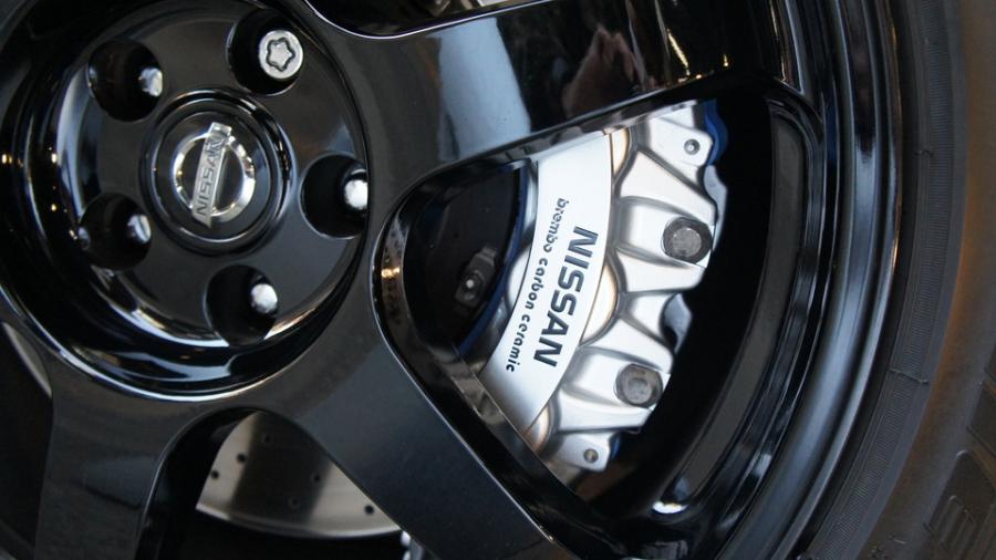 キャリパー塗装施工事例：GT-R35　キャリパー塗装　COLOR:#052 Premium platinum silver IMG69_1549_Cxfh4O_sub3.jpg