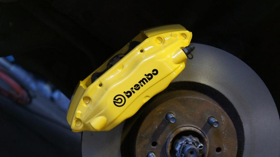 キャリパー塗装施工事例：ニッサンGT-R　キャリパー塗装　COLOR:#002 giallo modena IMG69_1707_kkeZF2_sub1.jpg