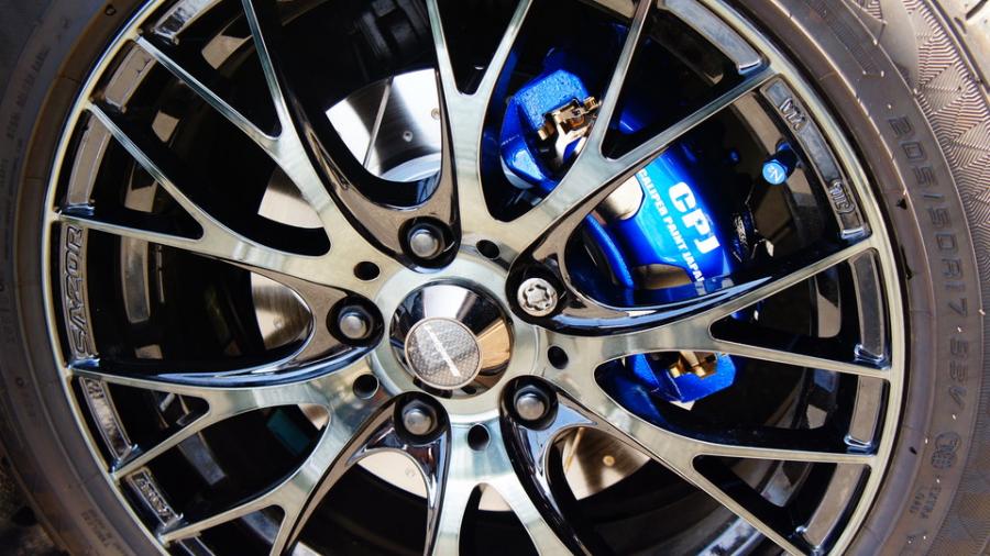 ニッサン・セレナ　キャリパー塗装　COLOR:#1115 Deep marine blue　ローター加工：Type:DP