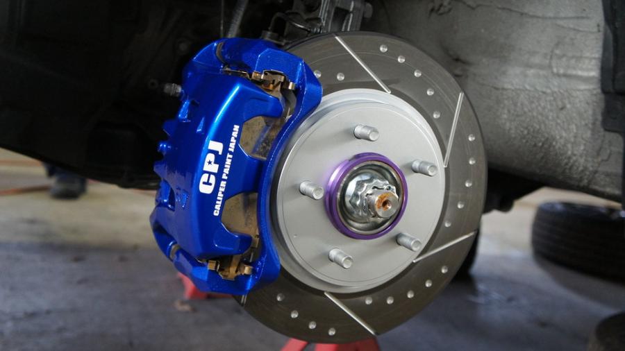 キャリパー塗装施工事例：ニッサン・セレナ　キャリパー塗装　COLOR:#1115 Deep marine blue　ローター加工：Type:DP IMG69_1767_h3if1e_sub1.jpg