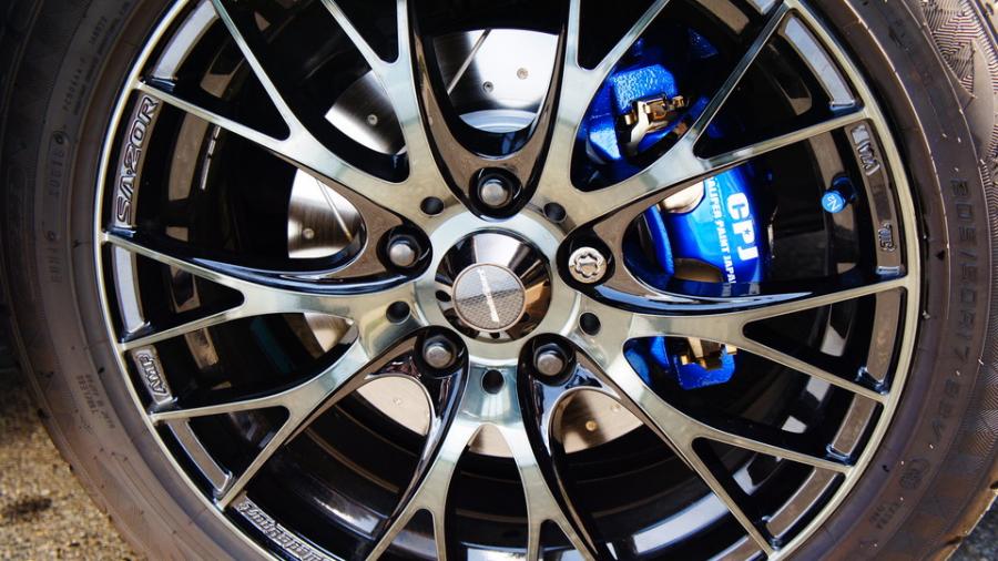 キャリパー塗装施工事例：ニッサン・セレナ　キャリパー塗装　COLOR:#1115 Deep marine blue　ローター加工：Type:DP IMG69_1767_h3if1e_sub5.jpg