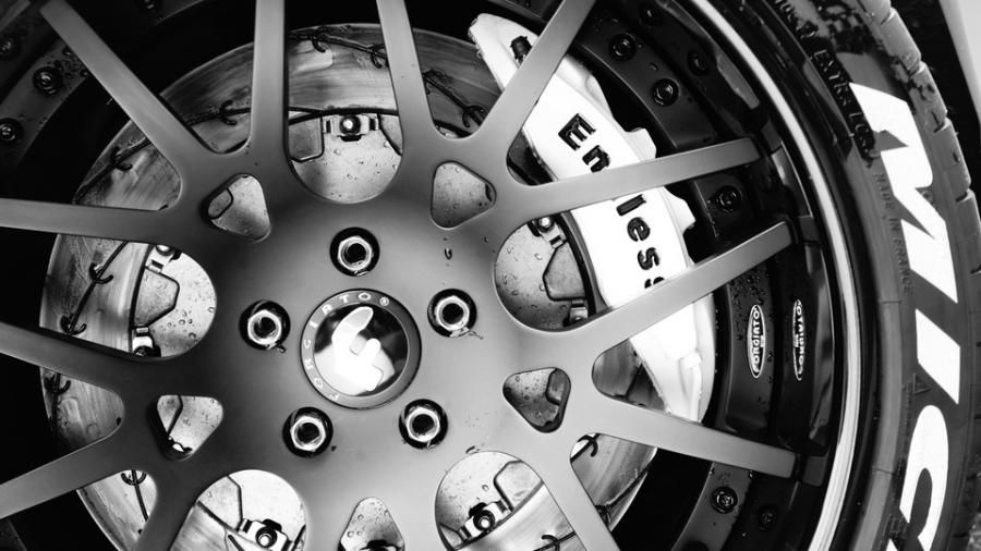 キャリパー塗装施工事例：ニッサンGT-R　社外キャリパー塗装　COLOR:オリジナル調色 IMG69_1772_Q0f9Rs_sub5.jpg