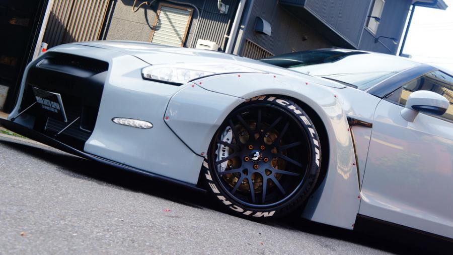 キャリパー塗装施工事例：ニッサンGT-R　社外キャリパー塗装　COLOR:オリジナル調色 IMG69_1772_Q0f9Rs_sub9.jpg