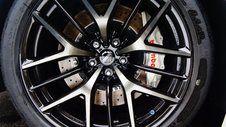 キャリパー塗装施工事例：ニッサんGT-R　キャリパー塗装　COLOR:ボディー同色系 IMG69_1790_vGuo5t_sub6.jpg