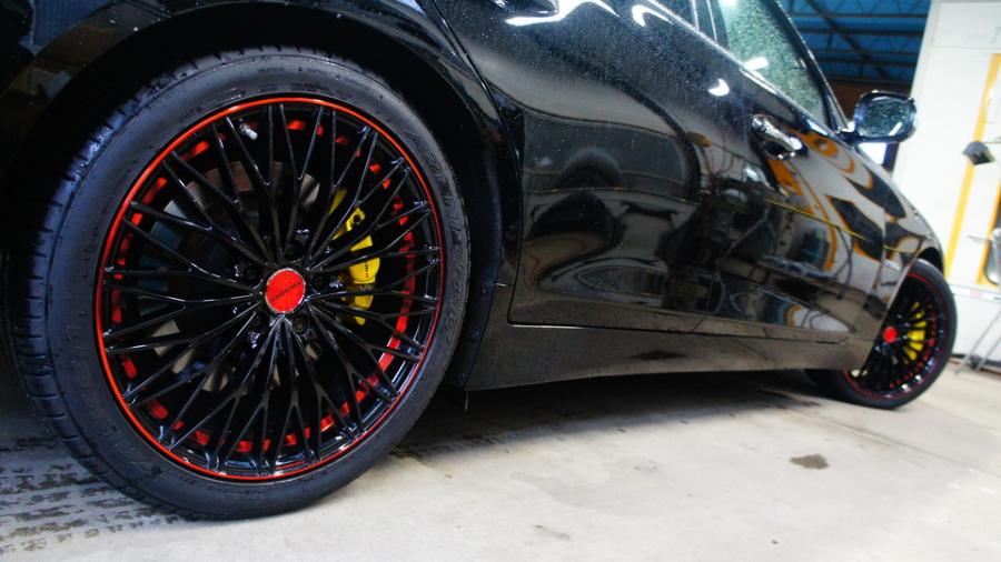 キャリパー塗装施工事例：スカイライン　キャリパー塗装COLOR:#020 hawaiian passion yellow IMG69_2009_nMyNtB_sub5.jpg