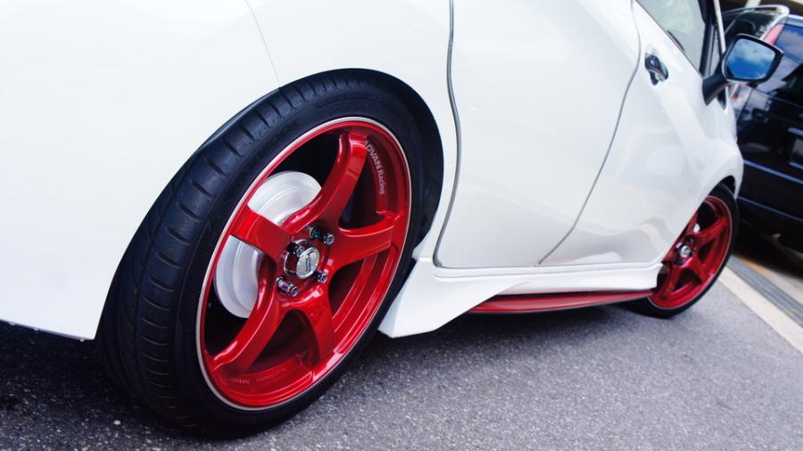 キャリパー塗装施工事例：日産ノートNISMO S　キャリパー塗装・ドラム塗装COLOR:#007 Premium whitepearl IMG69_2027_1E5yQK_sub7.jpg