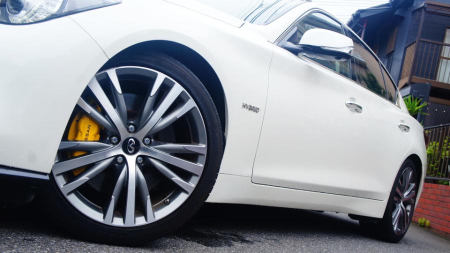 キャリパー塗装施工事例：スカイラインV37　キャリパー塗装COLOR:#002 giallo modena IMG69_2160_Wz2GX4_sub5.jpg