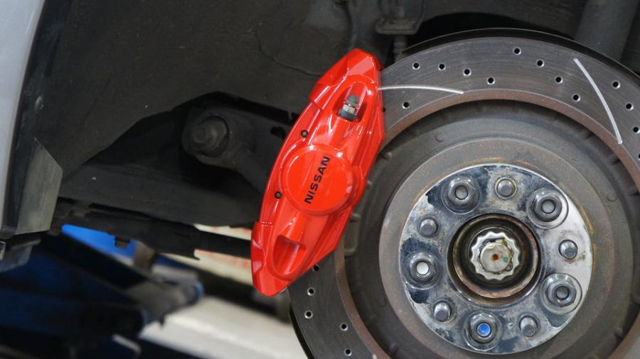 キャリパー塗装施工事例：フェアレディーZ　キャリパー塗装COLOR:#001 Italian losso solid　ローター加工Type:C6S8D IMG69_2183_nKeVEh_sub2.jpg