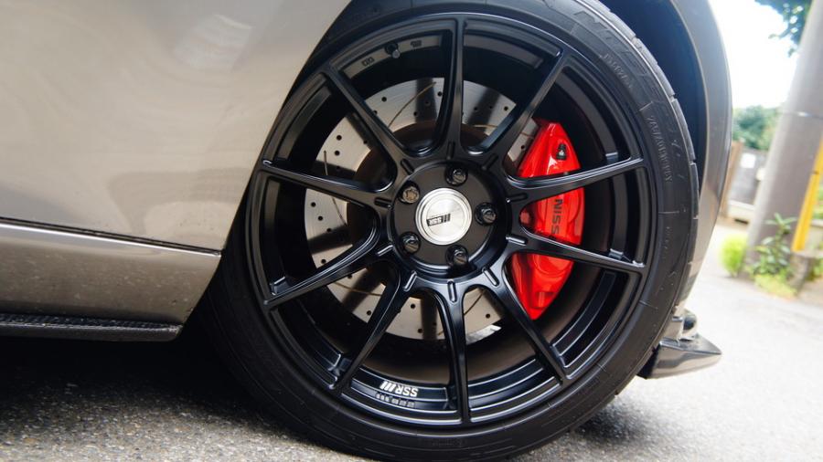 キャリパー塗装施工事例：フェアレディーZ　キャリパー塗装COLOR:#001 Italian losso solid　ローター加工Type:C6S8D IMG69_2183_nKeVEh_sub5.jpg