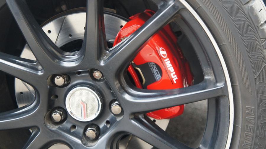 キャリパー塗装施工事例：ニッサンジューク　キャリパー塗装COLOR:#001 Italian losso solid　ローター塗装COLOR:#005 Deep coal black　ローター加工Type:DS4 IMG69_2188_At6WNF_sub5.jpg