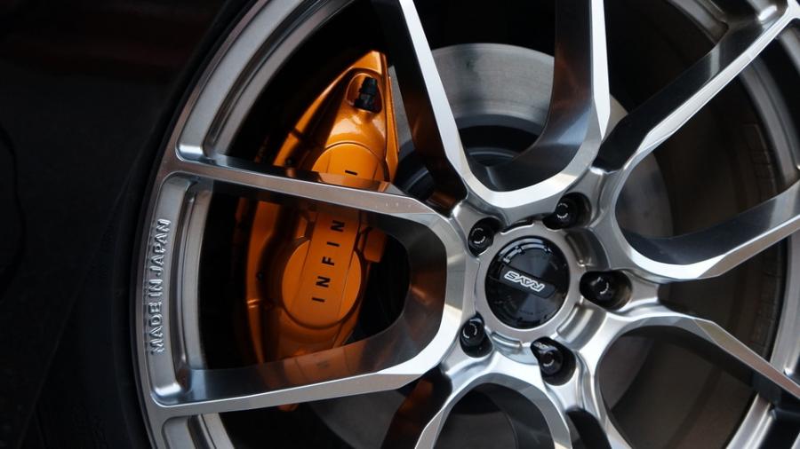 キャリパー塗装施工事例：ニッサンスカイラインV37　キャリパー塗装COLOR:#030 Royal art pearl orange gold IMG69_2213_LNw39l_sub5.jpg