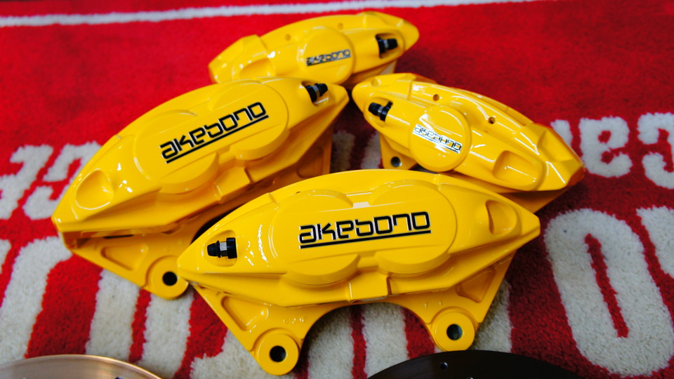 ニッサン純正akebonoキャリパー＆ローター　塗装色：#002 giallo modena