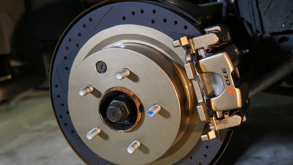 キャリパー塗装施工事例：ニッサンフェアレディーZ34純正キャリパー＆ローター　塗装色：#1107PRATINUM NEW BRONZE PEARL METALLIC　ローター加工Type:C6S8D IMG69_619_3tzRUK_sub2.jpg