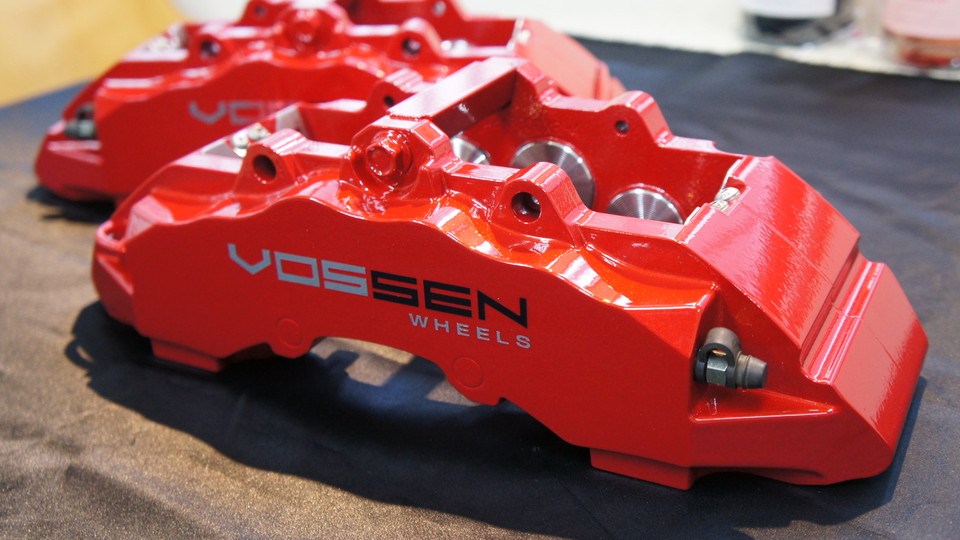 キャリパー塗装施工事例：ニッサン用社外キャリパー塗装8POT、6POT　カラー：#010 premiun rouge candy red IMG69_669_RWxEfh_sub2.jpg