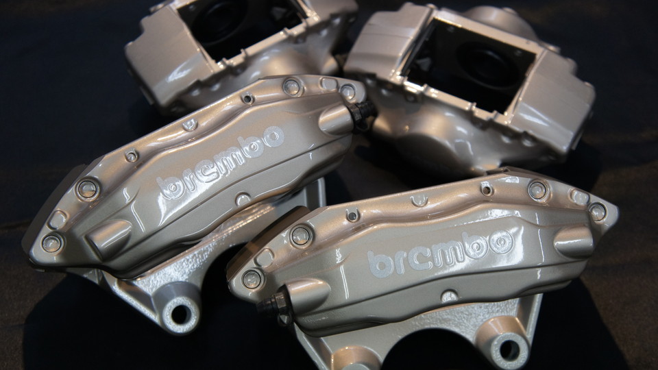 ニッサンGT-R純正キャリパー塗装　カラー：オリジナルシャンパンゴールド