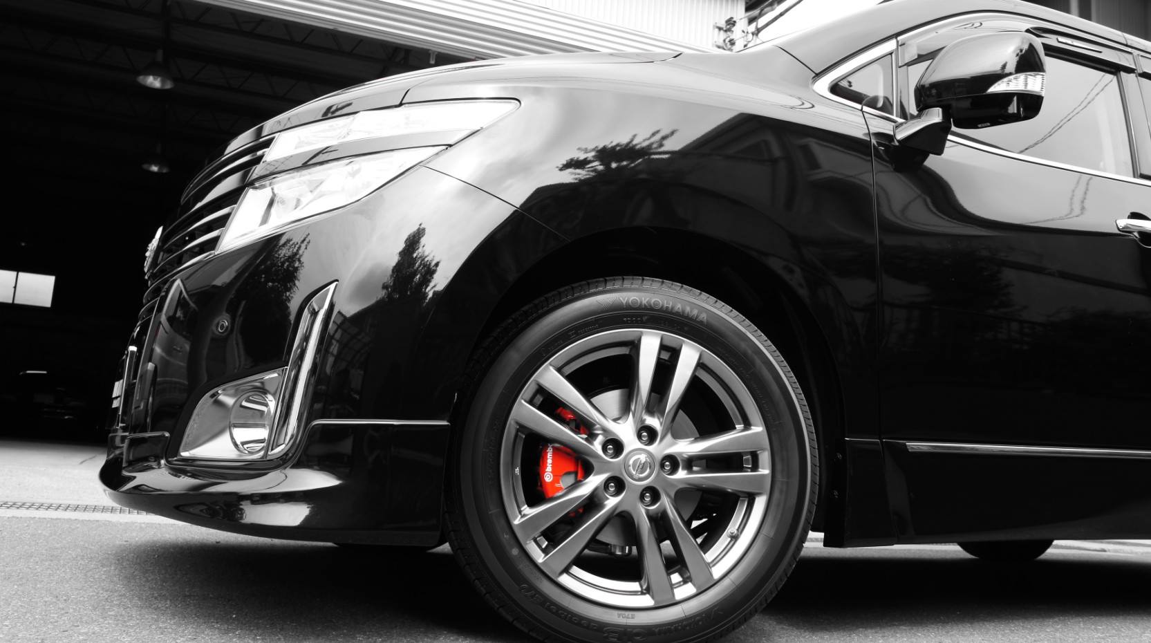 キャリパー塗装施工事例：日産エルグランドキャリパー塗装＆LOGO★COLOR:ブレンボレッド IMG69_856_G9fcYO_sub2.jpg