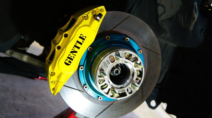 キャリパー塗装施工事例：フォレスター・社外キャリパー塗装　COLOR：#020 hawaiian passion yellow IMG70_1363_YcT0am_sub1.jpg