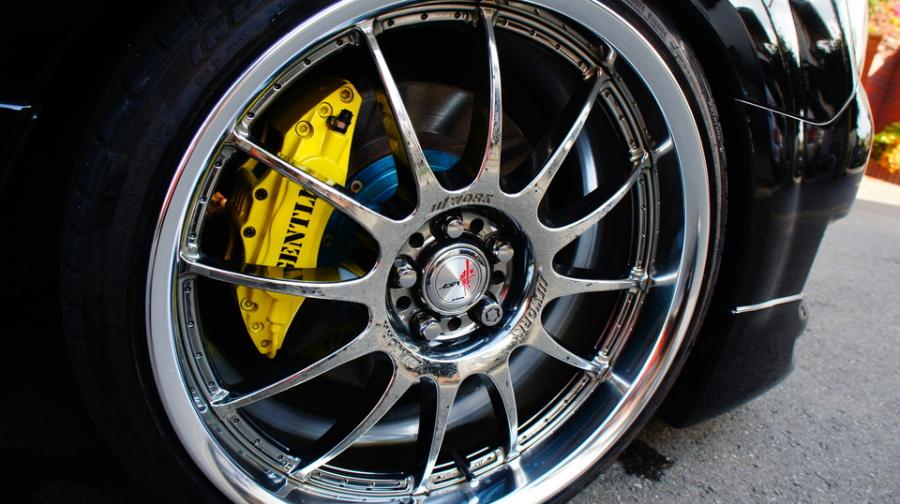 キャリパー塗装施工事例：フォレスター・社外キャリパー塗装　COLOR：#020 hawaiian passion yellow IMG70_1363_YcT0am_sub3.jpg