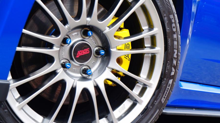 キャリパー塗装施工事例：インプレッサWRX　キャリパー塗装　COLOR:#020 hawaiian passion yellow IMG70_1397_WQ7xaU_sub6.jpg